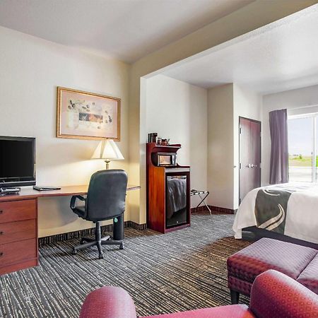 Quality Inn Parsons North Екстер'єр фото
