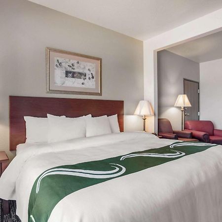 Quality Inn Parsons North Екстер'єр фото