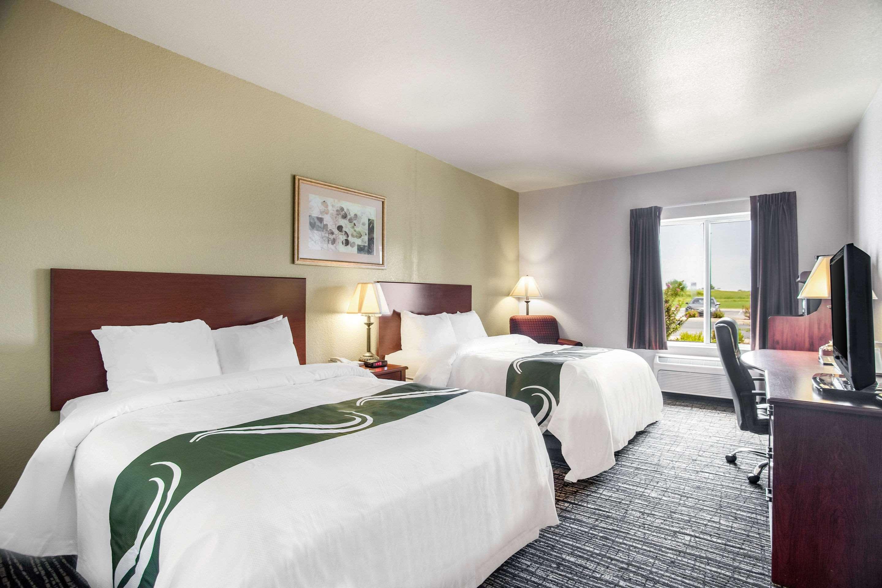 Quality Inn Parsons North Екстер'єр фото