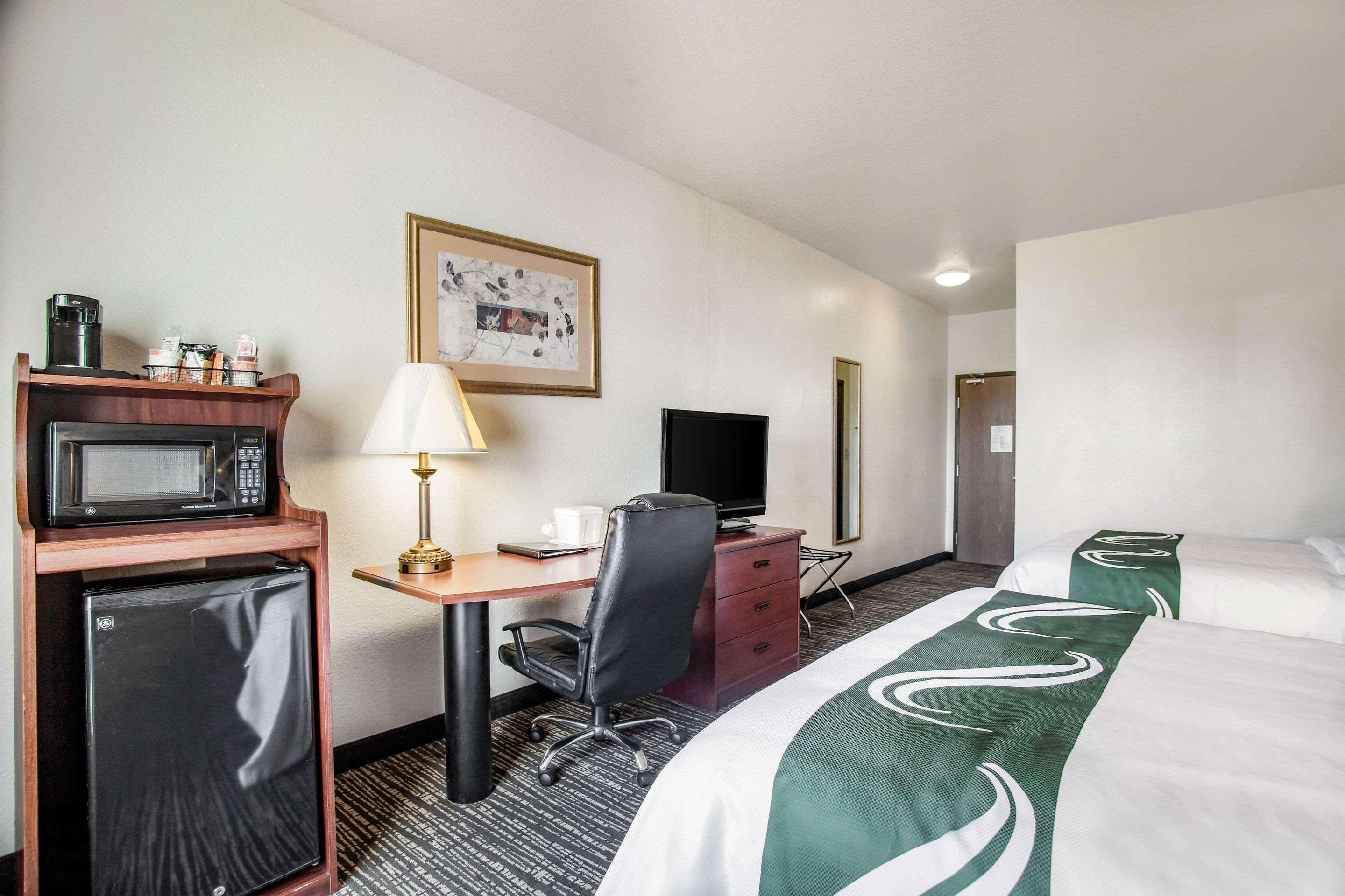Quality Inn Parsons North Екстер'єр фото