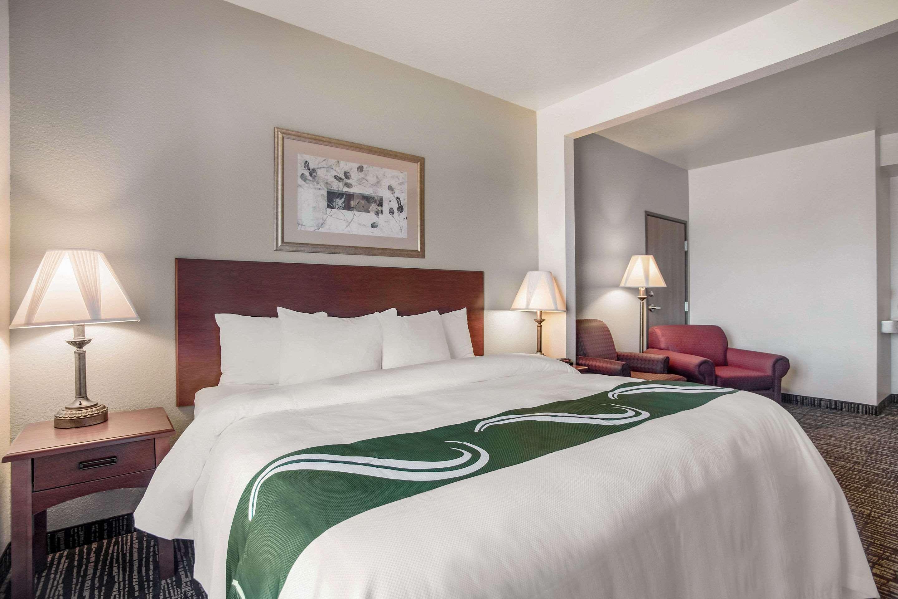 Quality Inn Parsons North Екстер'єр фото