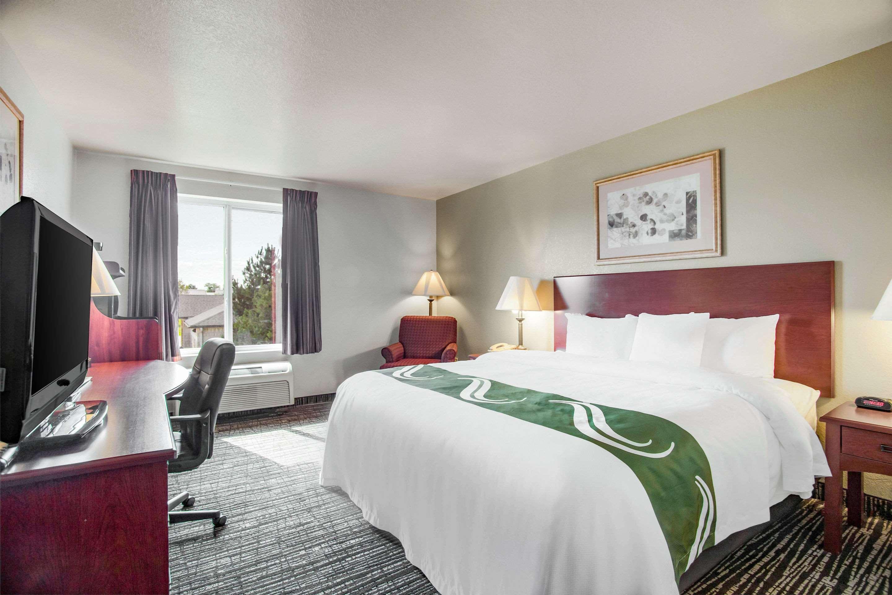 Quality Inn Parsons North Екстер'єр фото