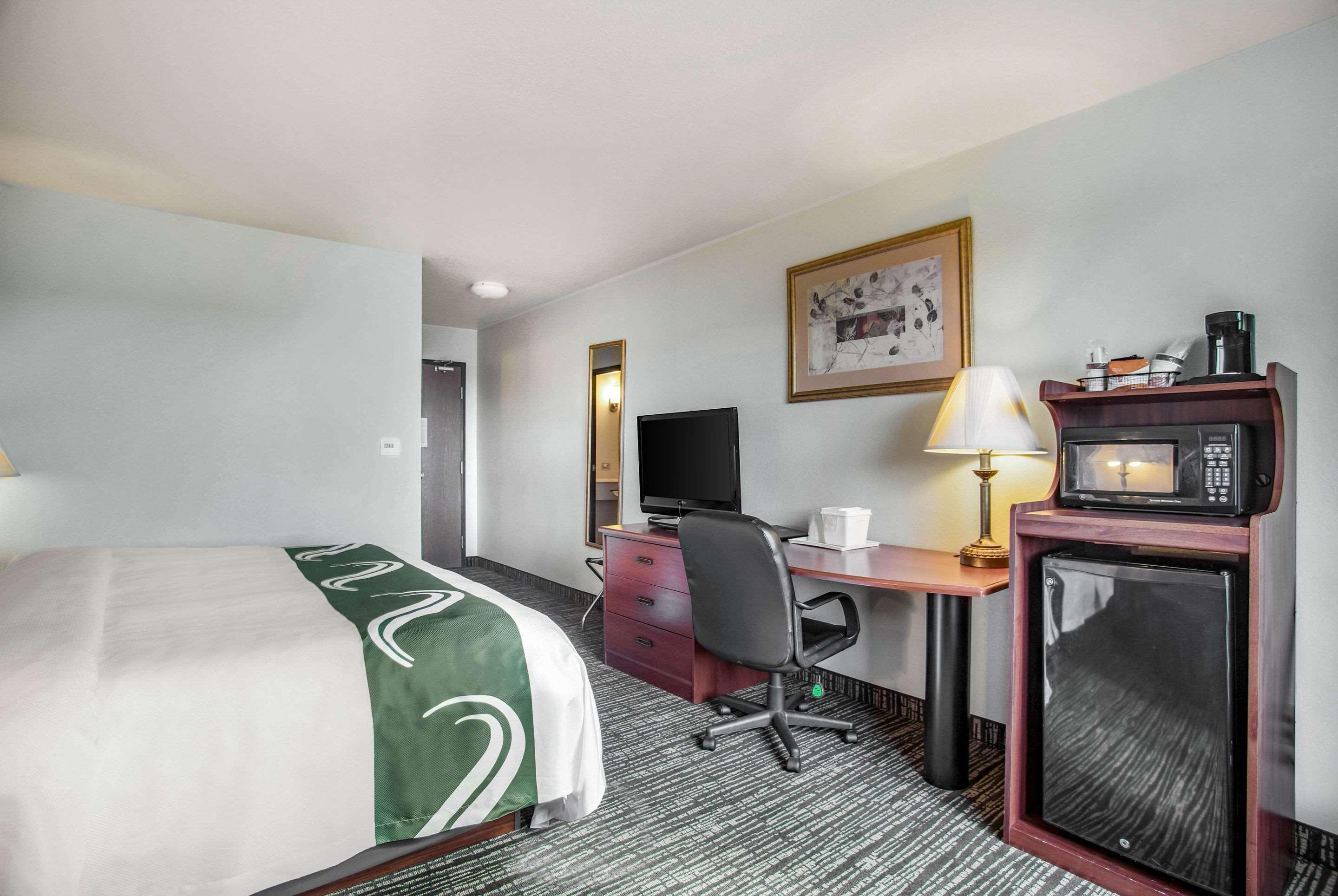 Quality Inn Parsons North Екстер'єр фото
