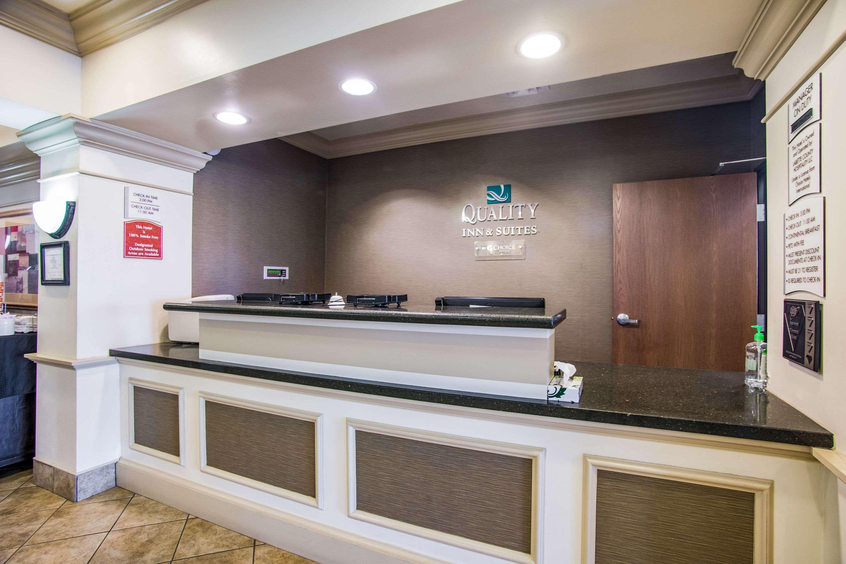 Quality Inn Parsons North Екстер'єр фото