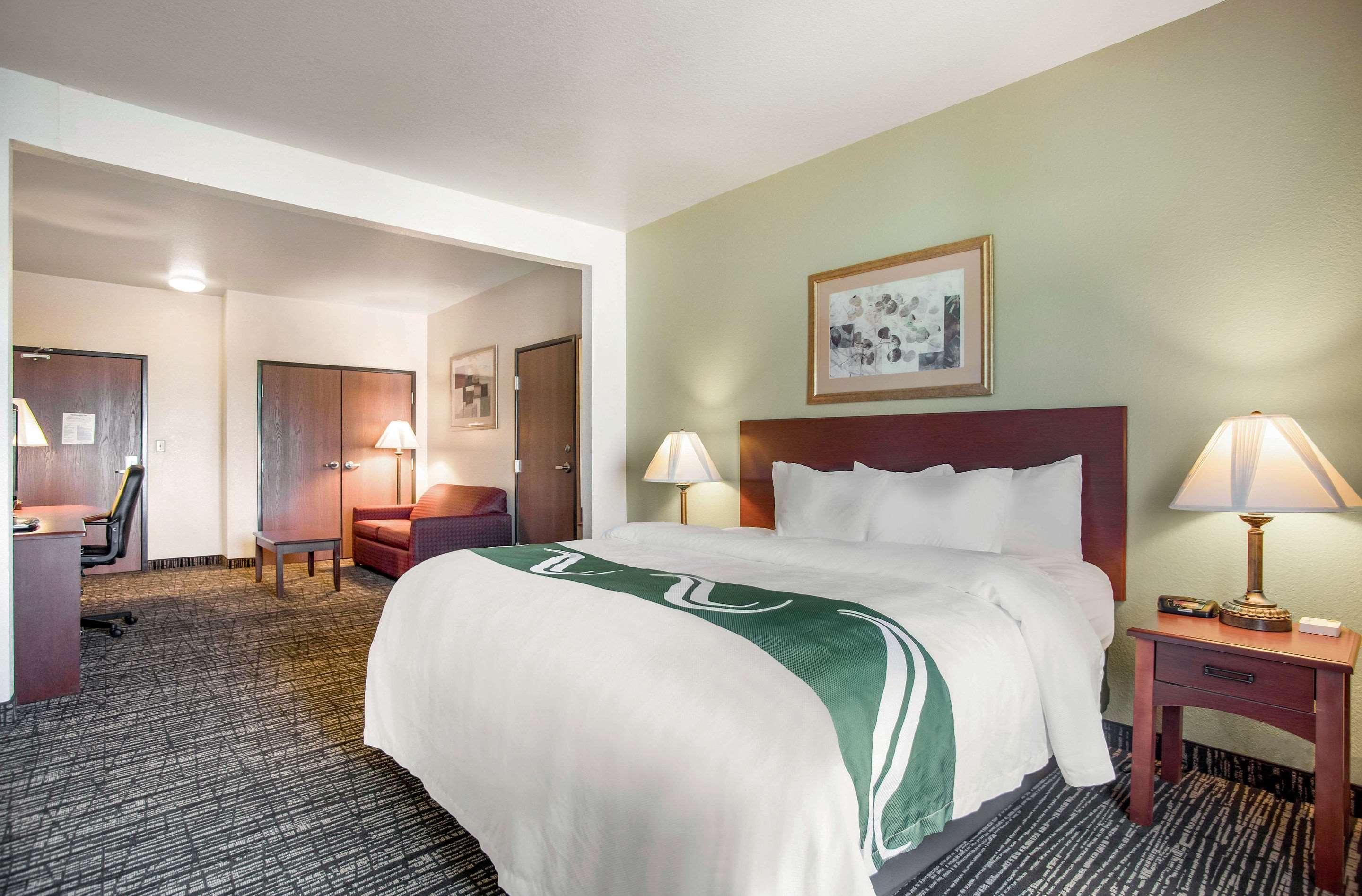 Quality Inn Parsons North Екстер'єр фото