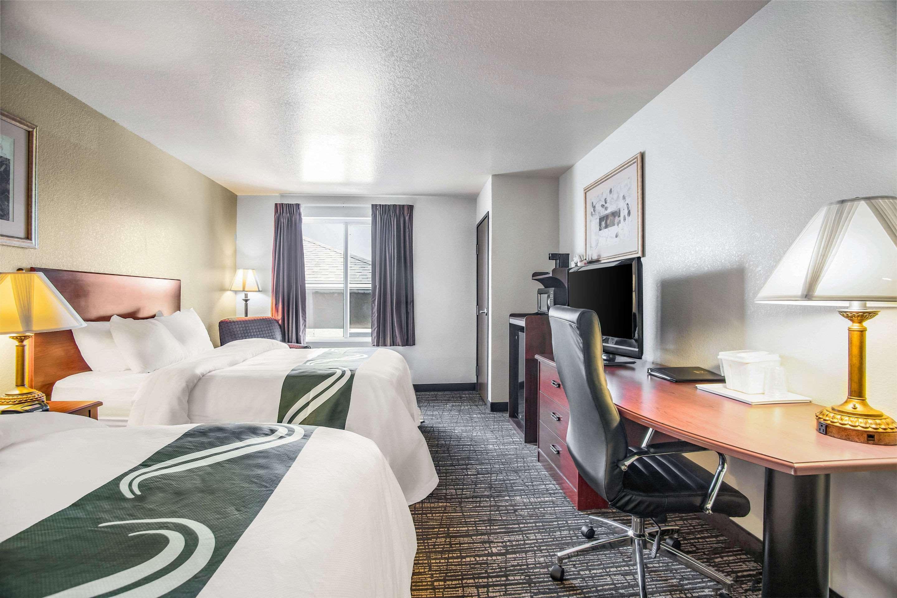 Quality Inn Parsons North Екстер'єр фото