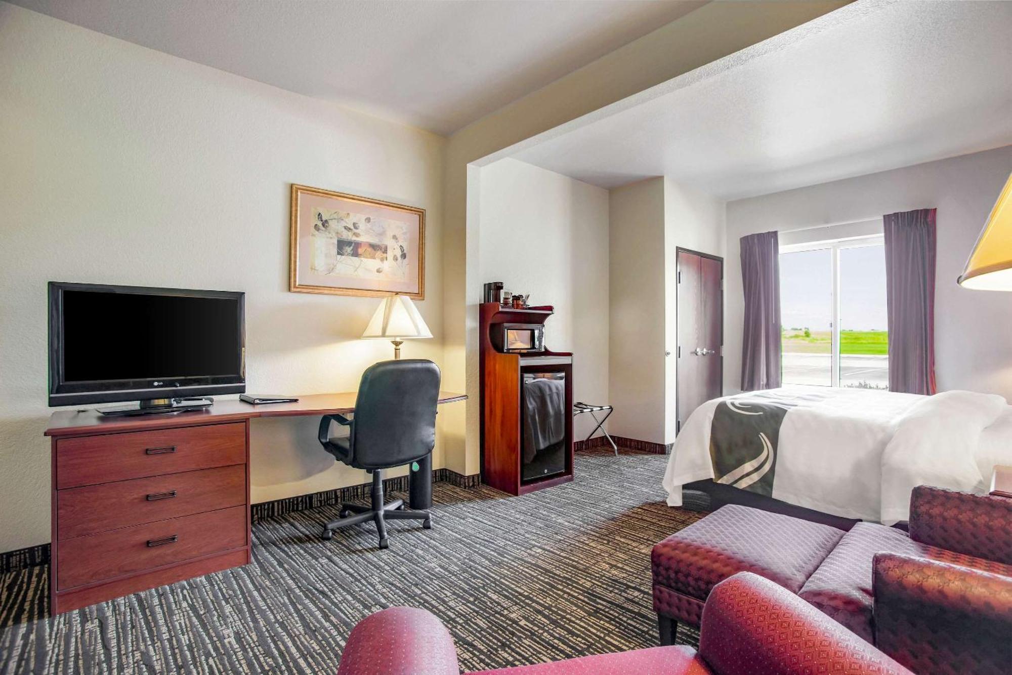 Quality Inn Parsons North Екстер'єр фото